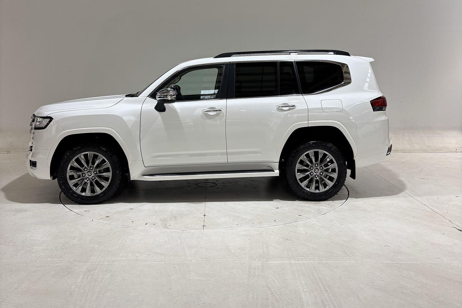 2023 Toyota Landcruiser Sahara ZX in White