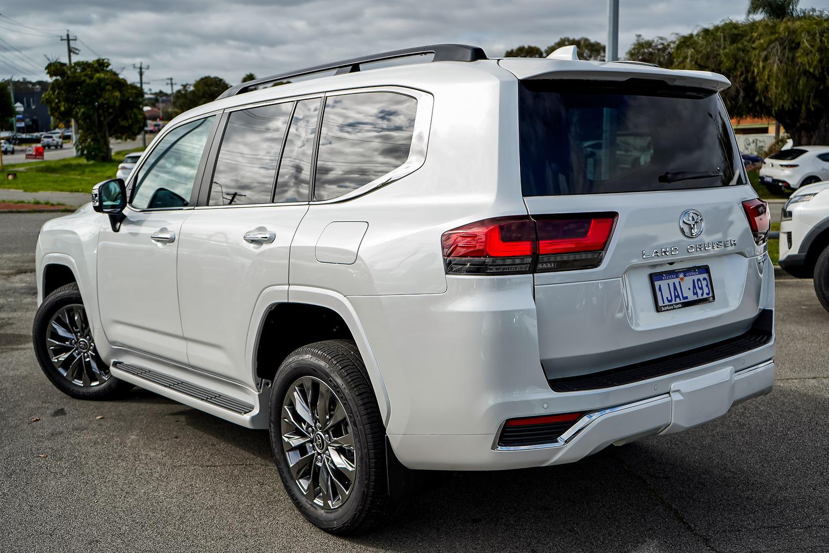 2025 Toyota Landcruiser Sahara ZX in White
