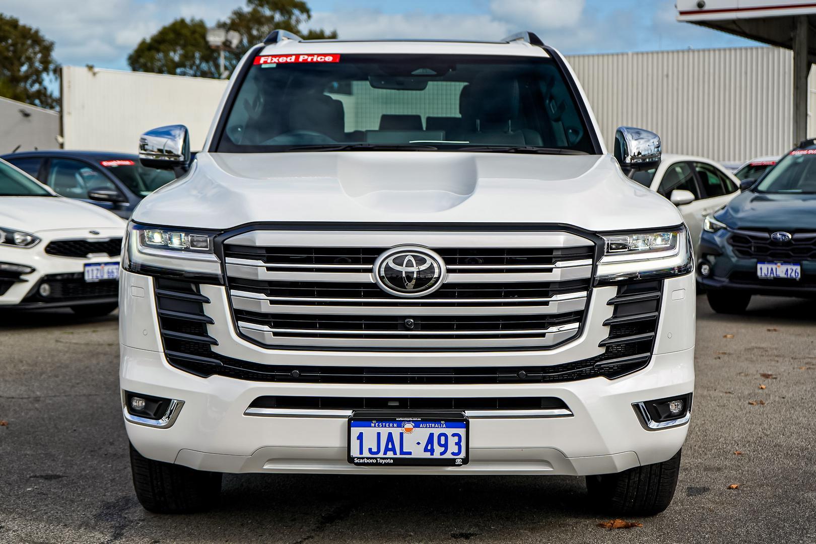 2025 Toyota Landcruiser Sahara ZX in White