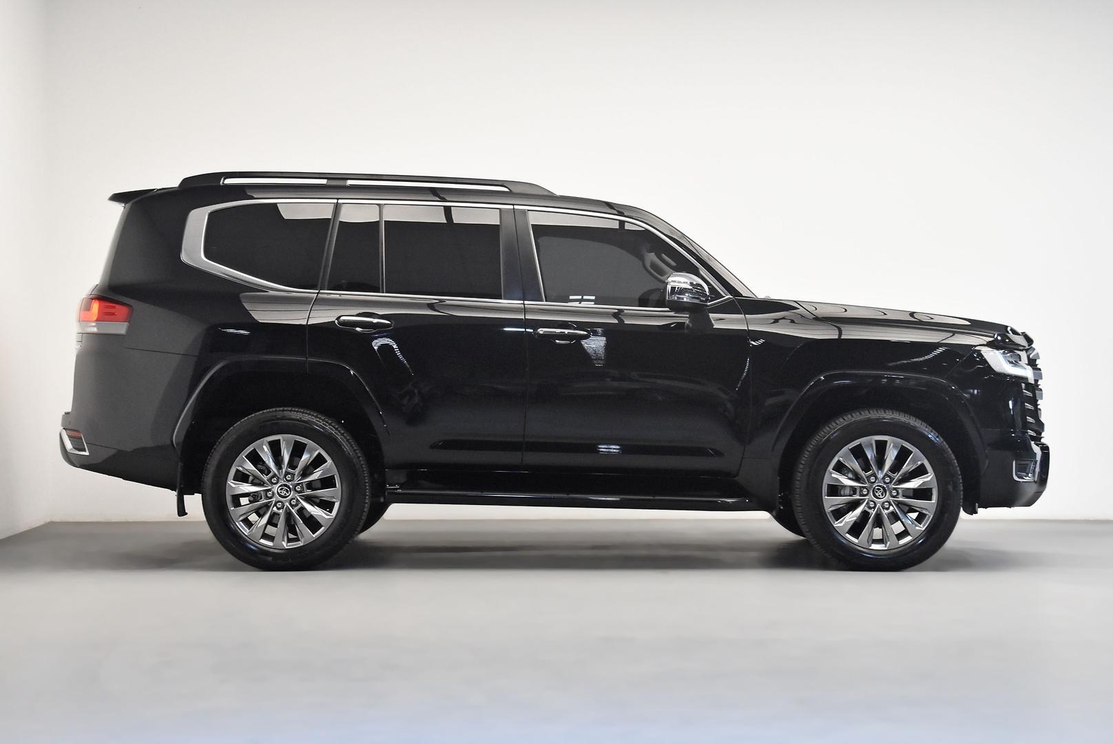2023 Toyota Landcruiser 300 Sahara ZX in Black