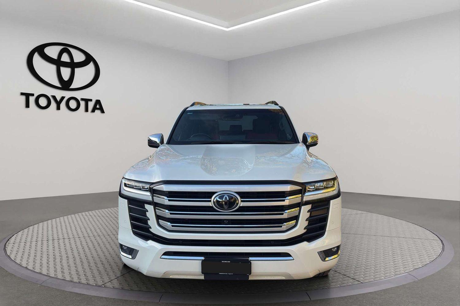 2022 Toyota Landcruiser 300 Sahara ZX in White