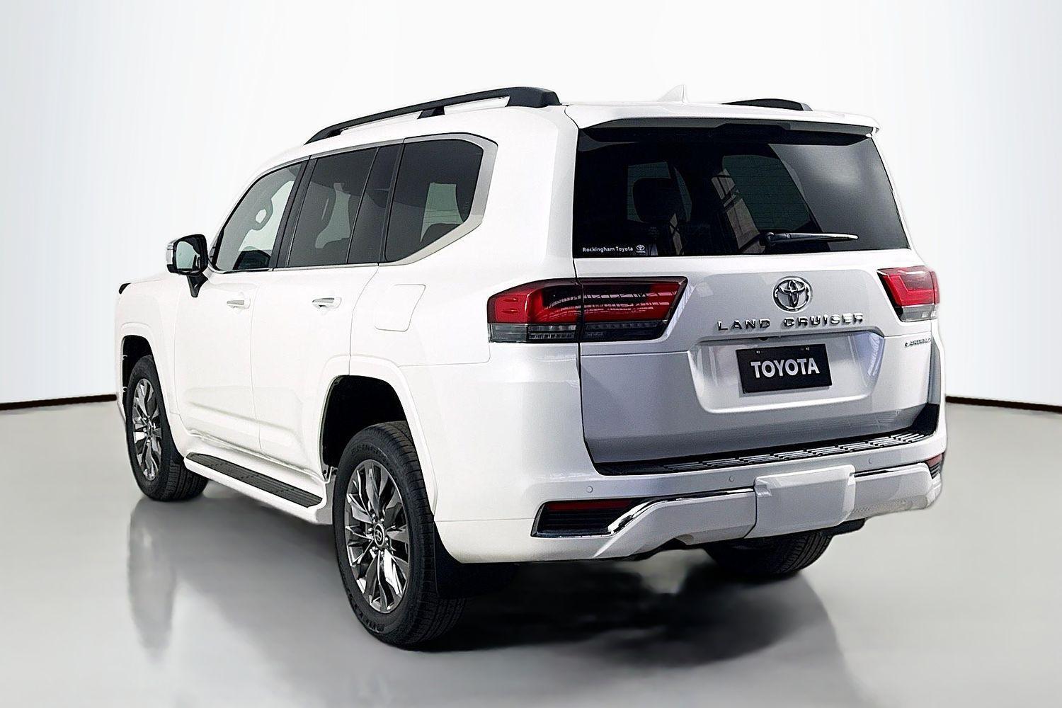 2022 Toyota Landcruiser Sahara ZX in White