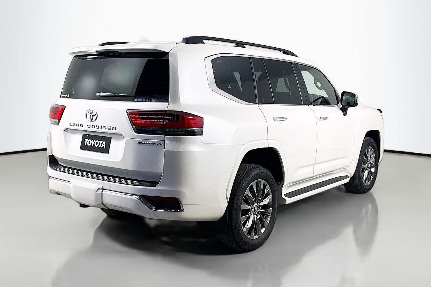 2022 Toyota Landcruiser Sahara ZX in White