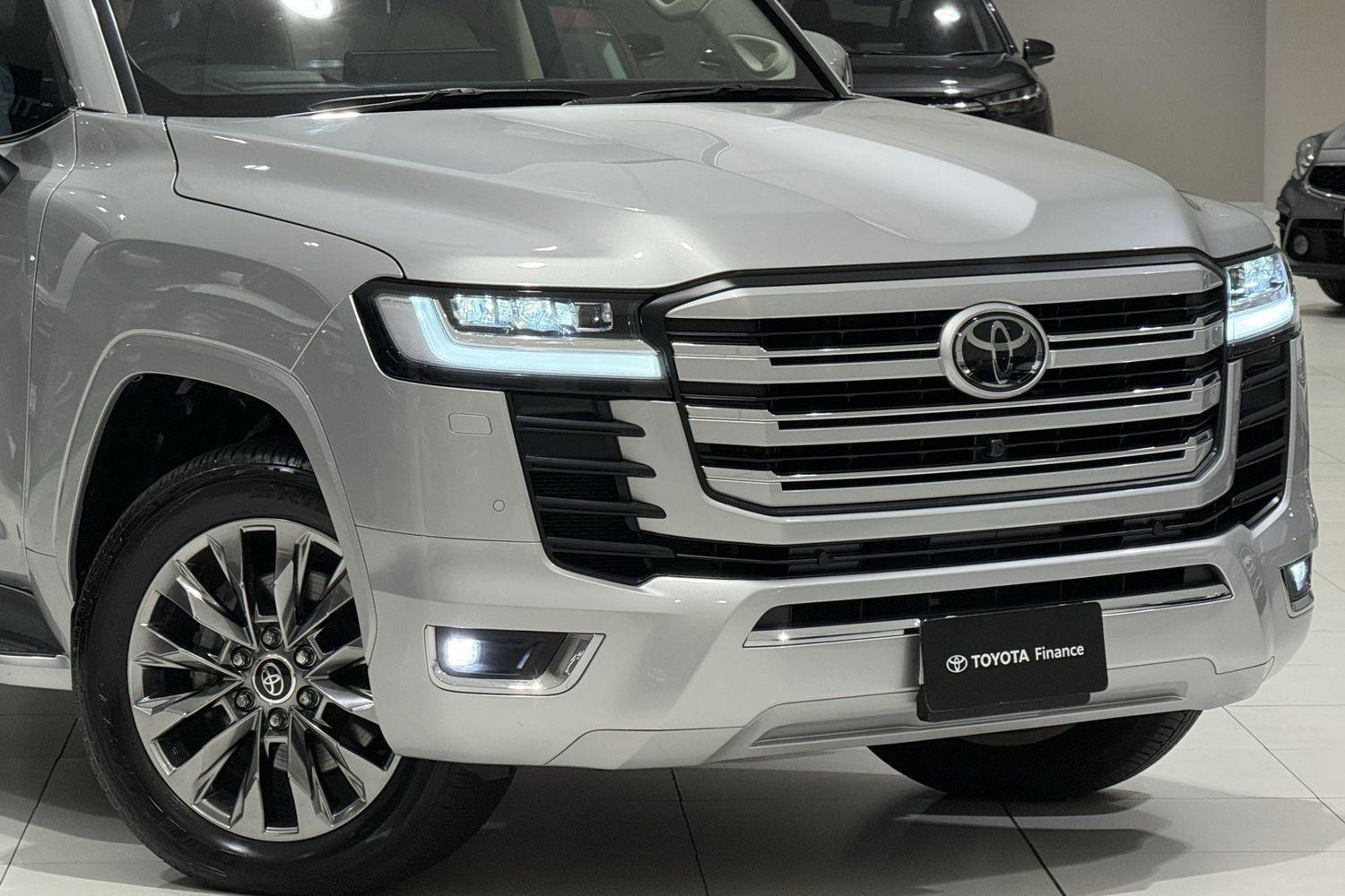 2025 Toyota Landcruiser Sahara ZX in Silver
