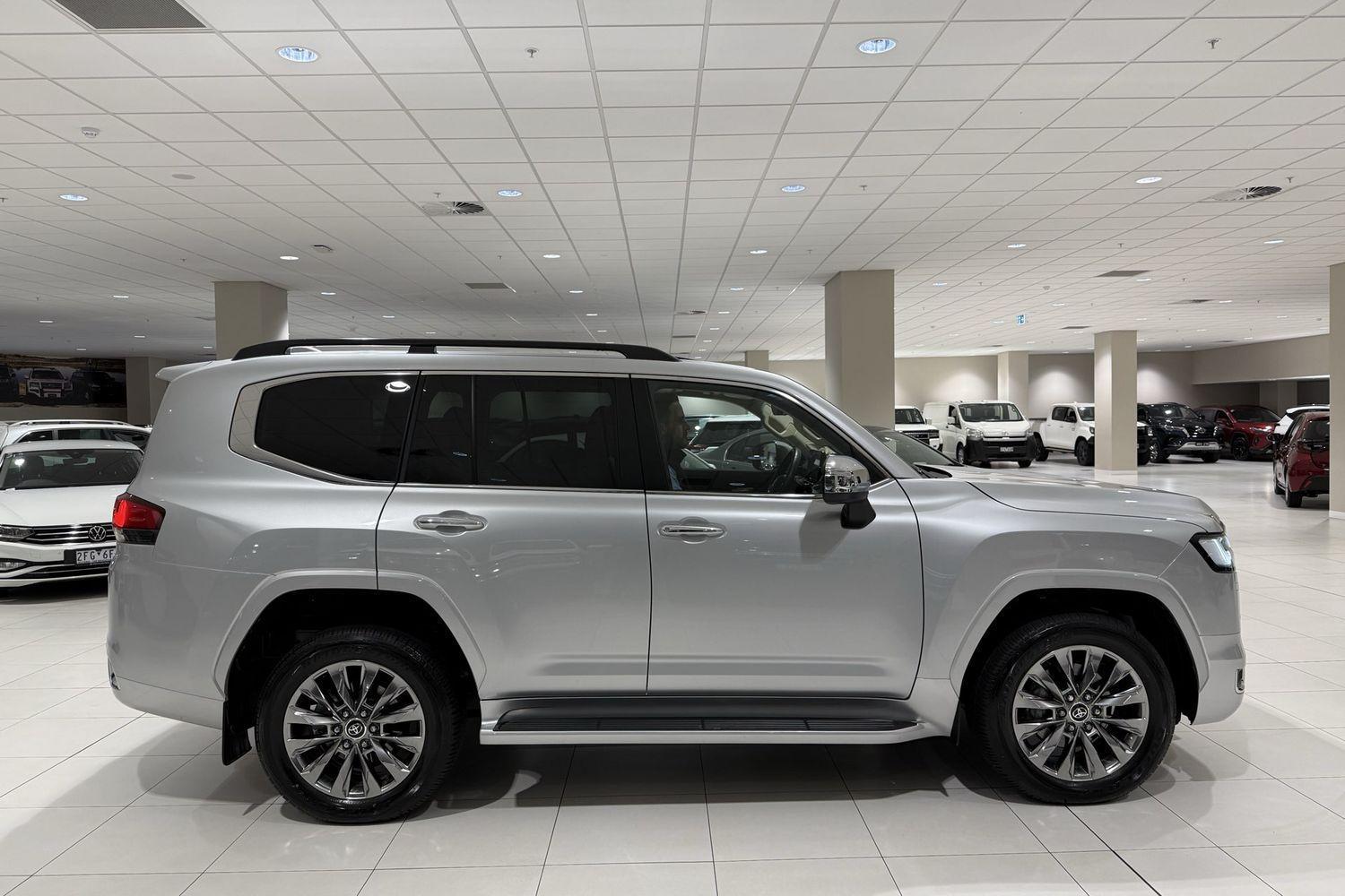 2025 Toyota Landcruiser Sahara ZX in Silver