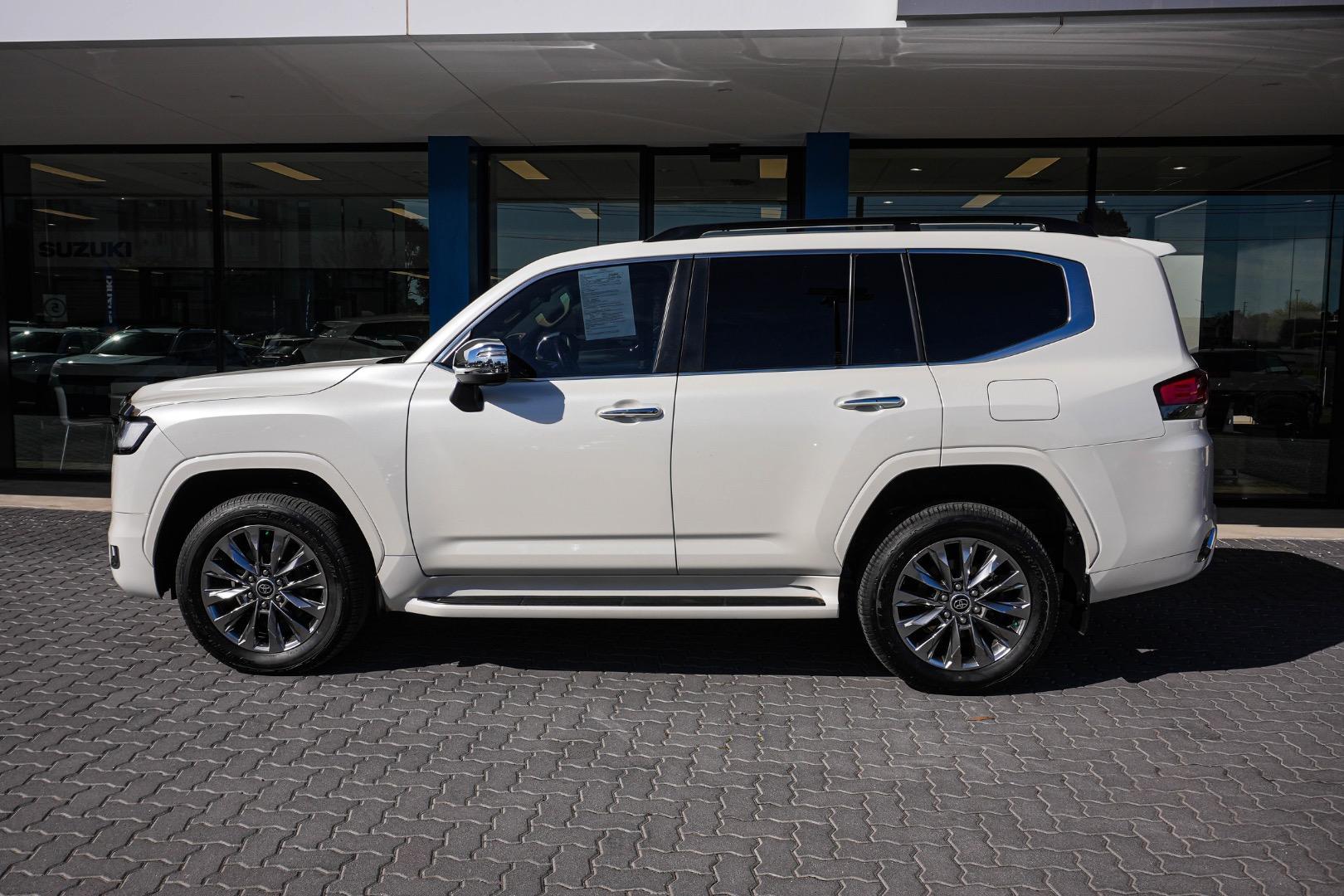 2021 Toyota Landcruiser Sahara ZX in White