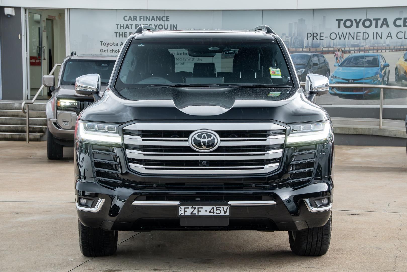 2026 Toyota Landcruiser Sahara ZX in Black