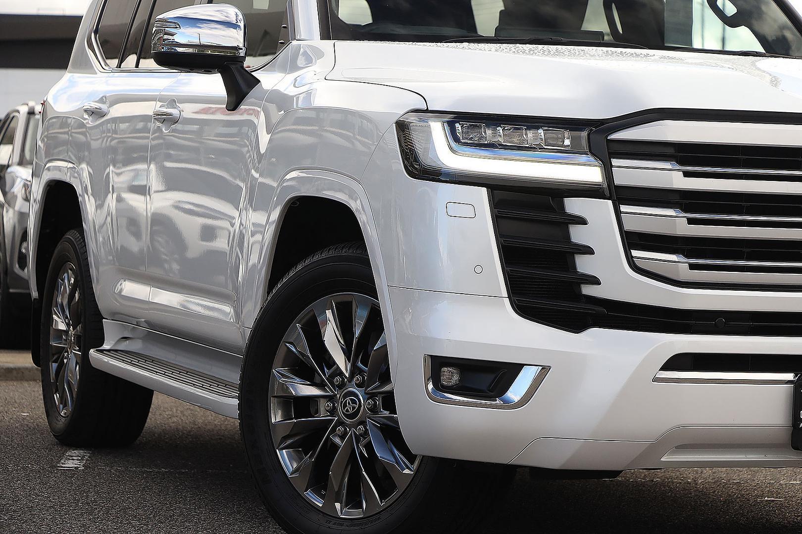 2022 Toyota Landcruiser Sahara ZX in White