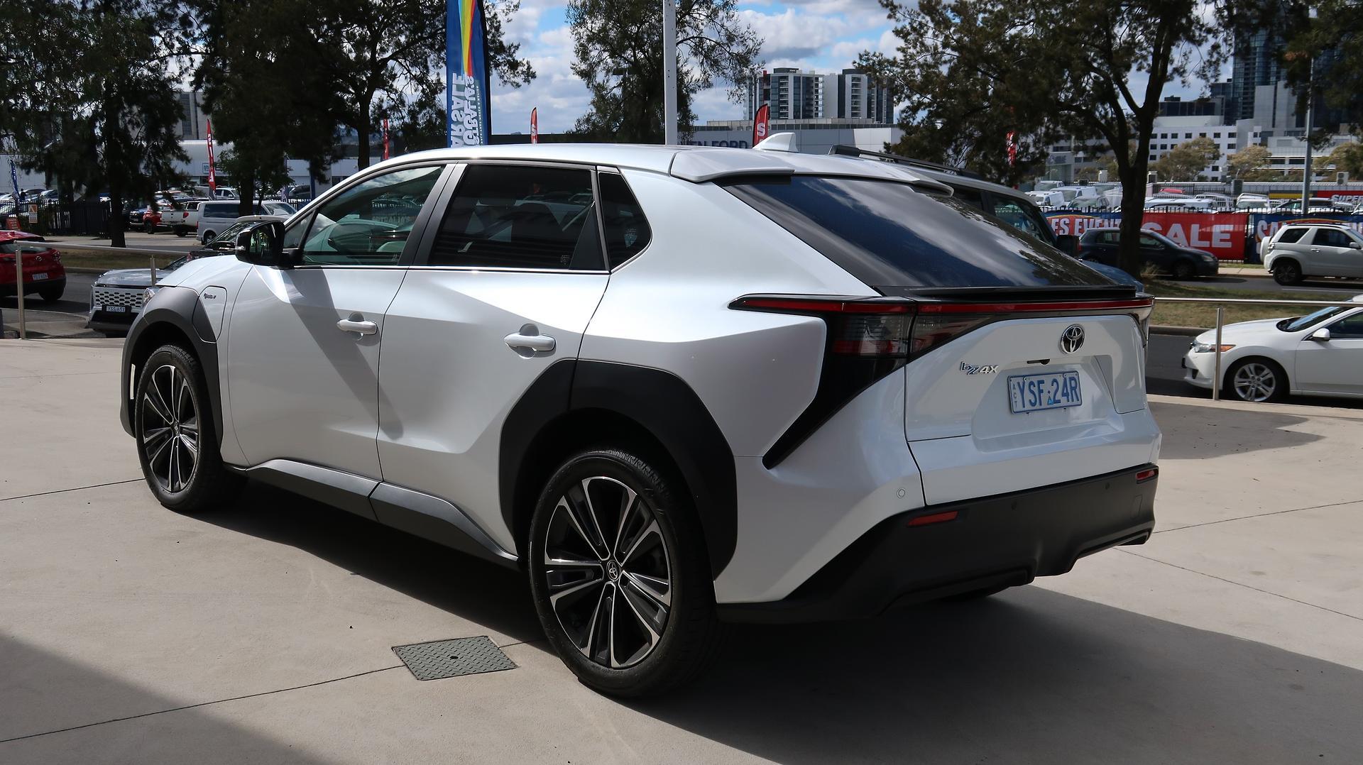 2024 Toyota bZ4X Standard 2WD in White