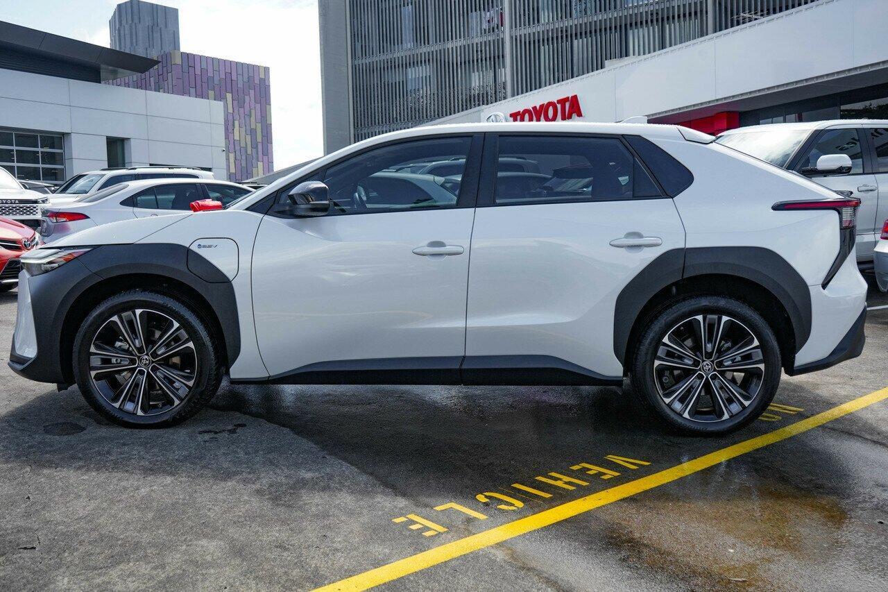 2024 Toyota bZ4X Standard 2WD in White