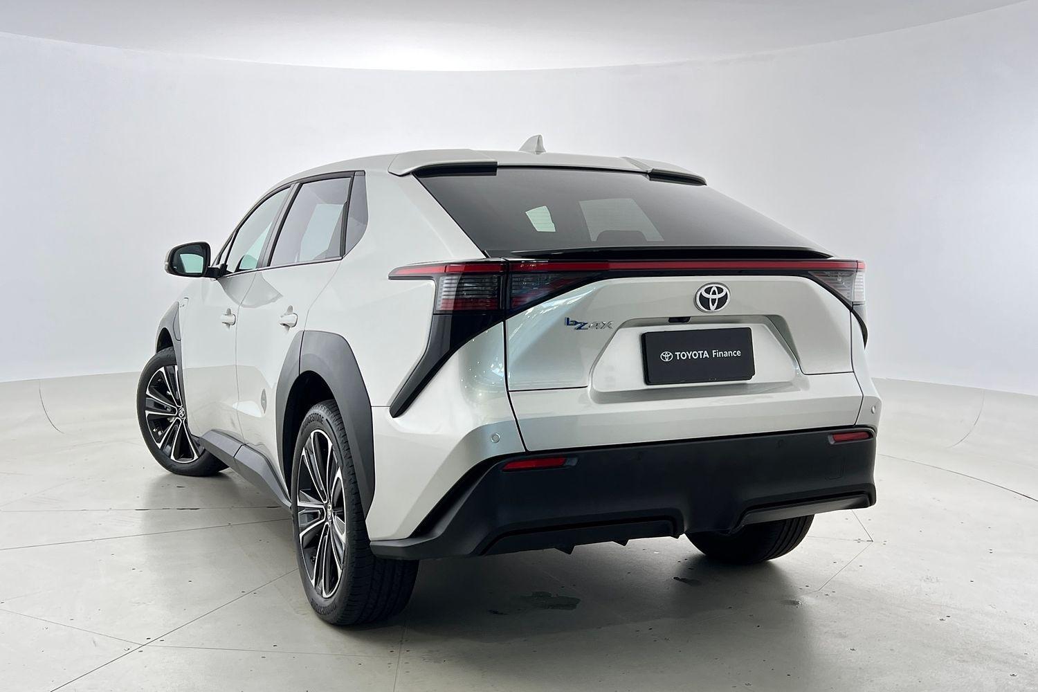 2024 Toyota bZ4X Standard 2WD in Silver