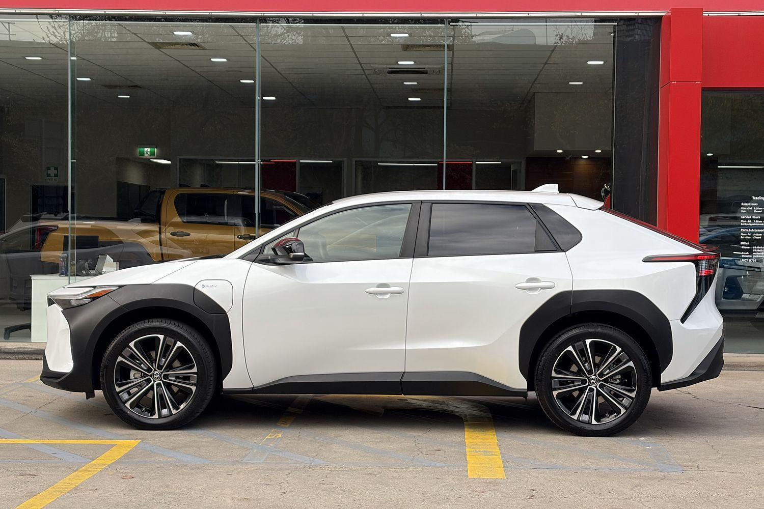 2024 Toyota bZ4X Standard 2WD in White