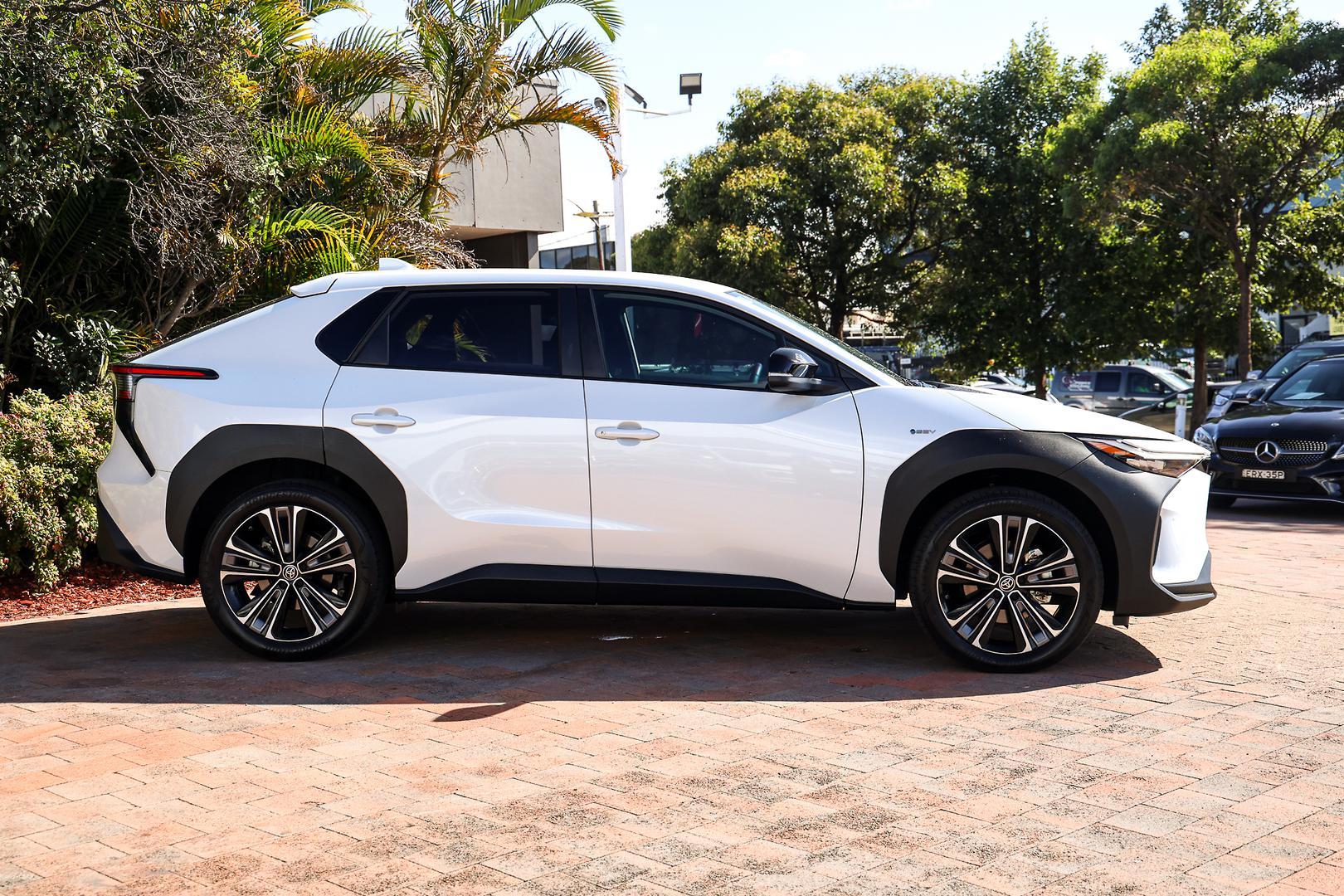 2024 Toyota bZ4X Standard 2WD in White