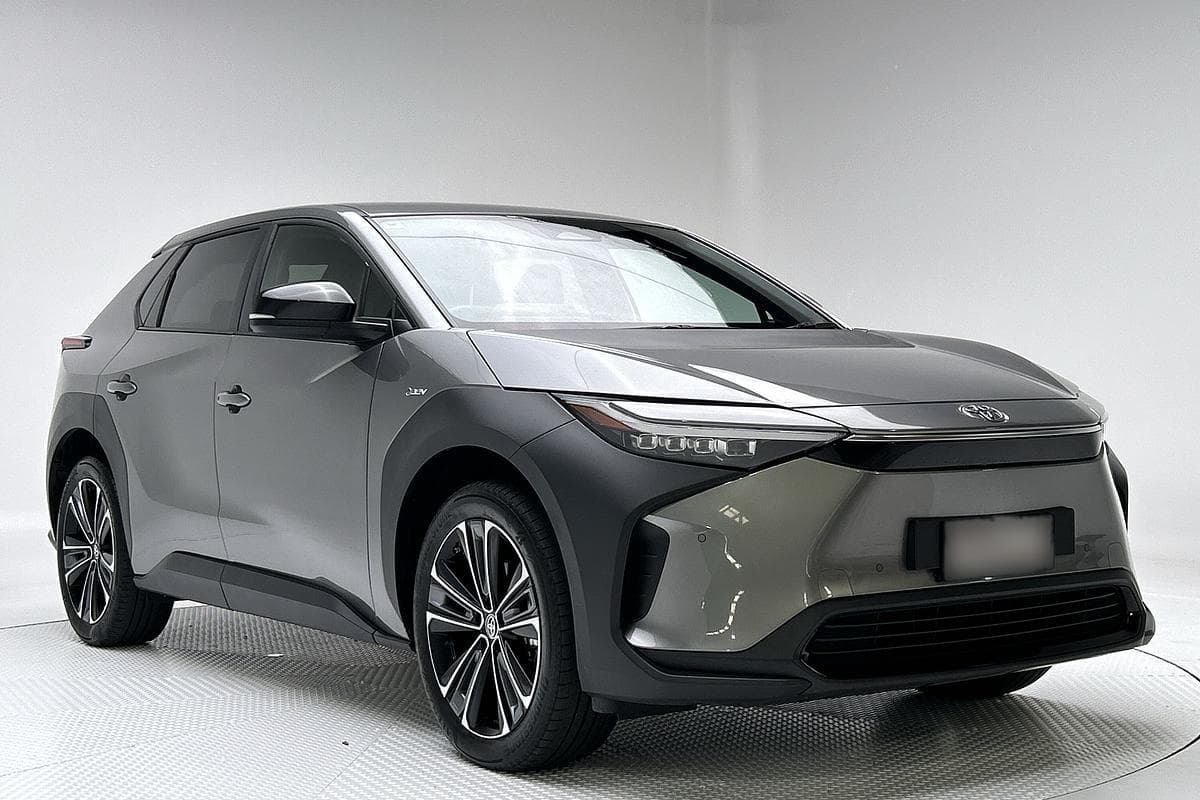 2023 Toyota bZ4X Standard 2WD in Silver