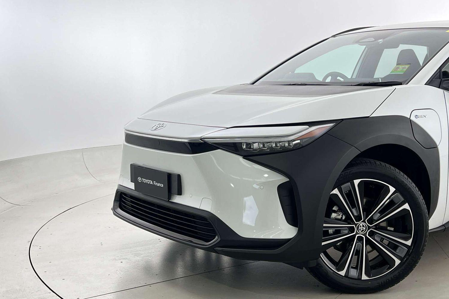 2025 Toyota bZ4X Standard 2WD in White
