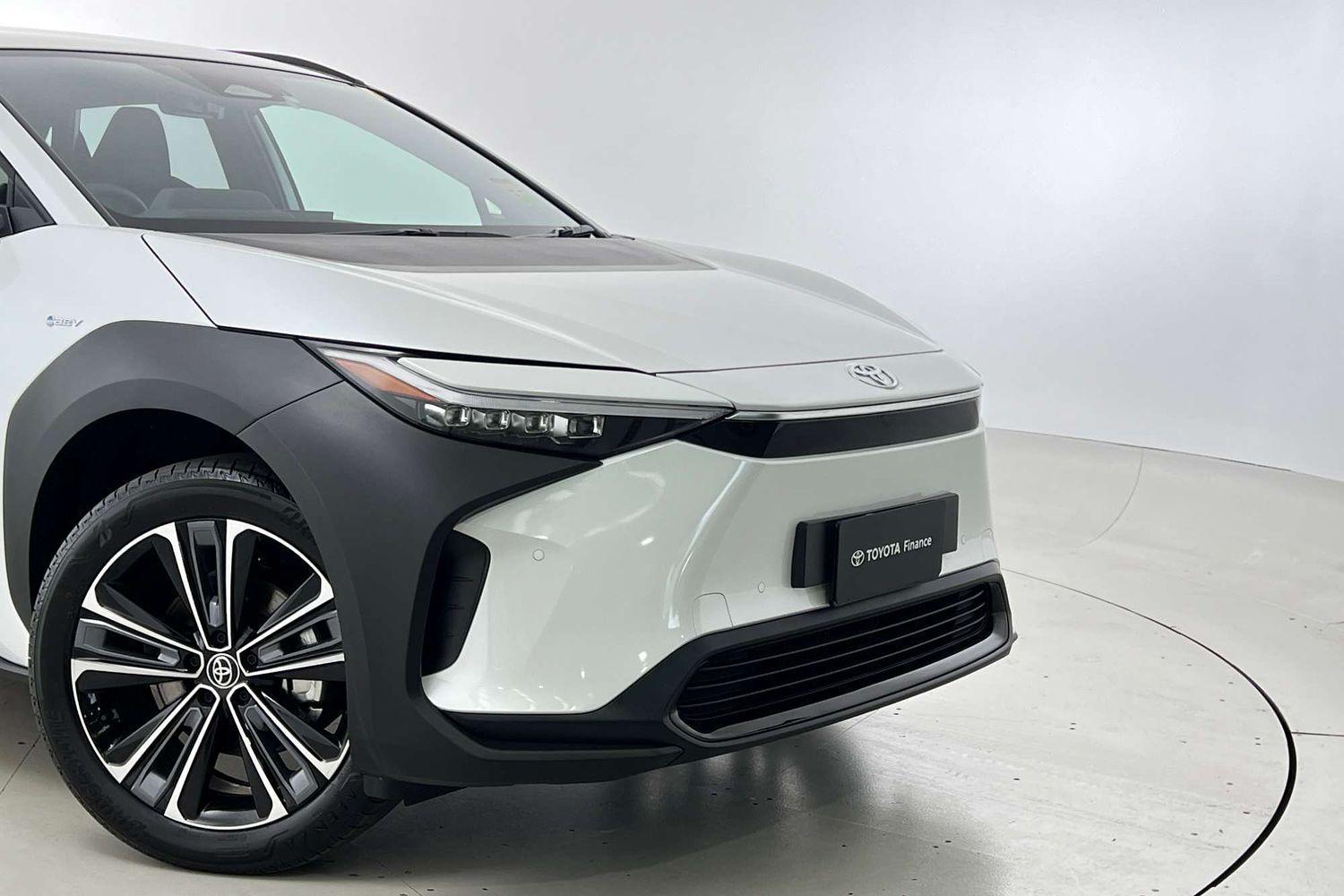 2025 Toyota bZ4X Standard 2WD in White