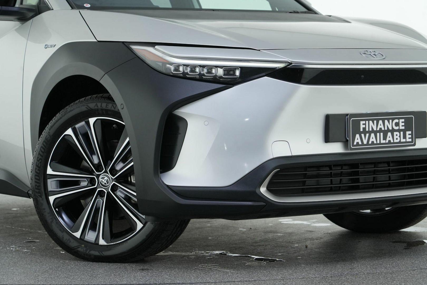 2024 Toyota bZ4X AWD in Silver