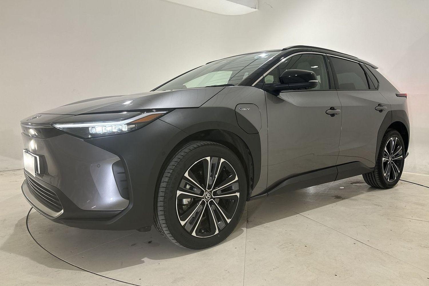 2024 Toyota bZ4X Standard AWD in Silver