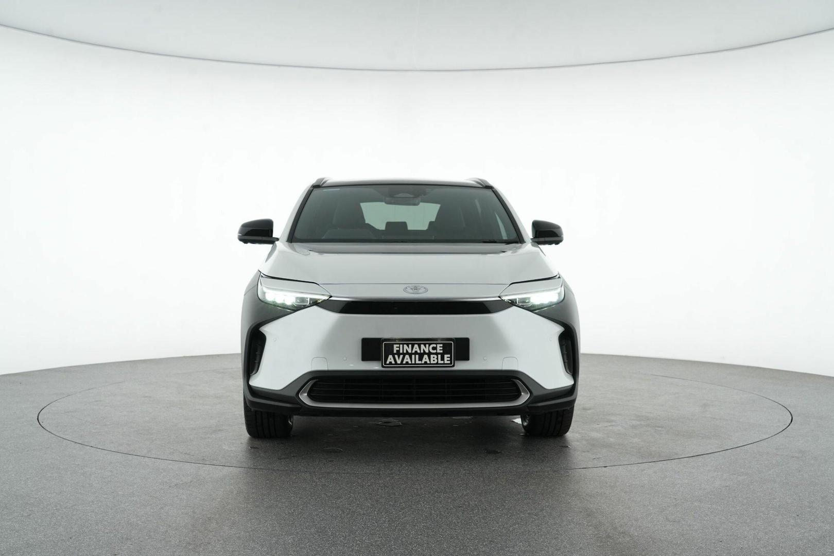 2025 Toyota bZ4X AWD in White