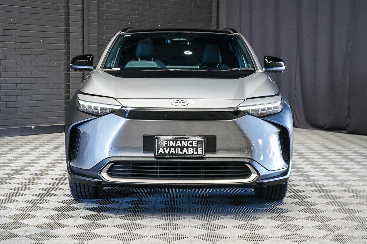 2024 Toyota bZ4X AWD in Silver