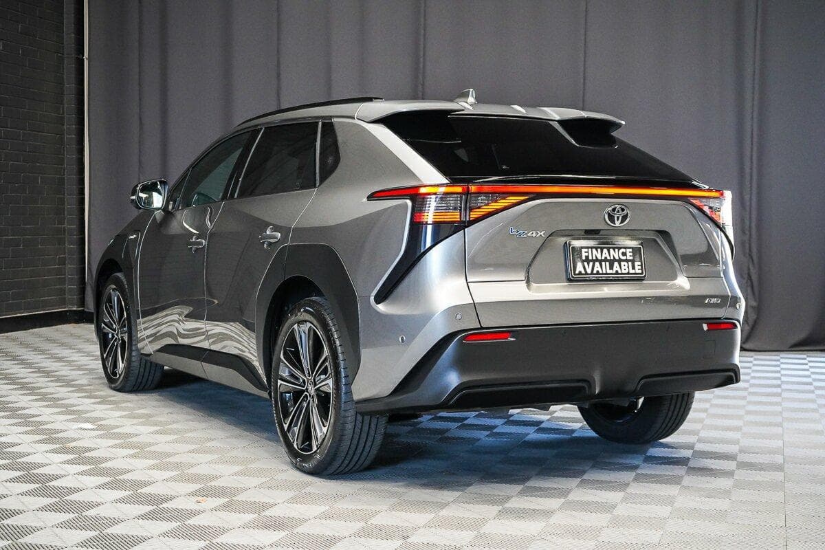 2024 Toyota bZ4X AWD in Silver