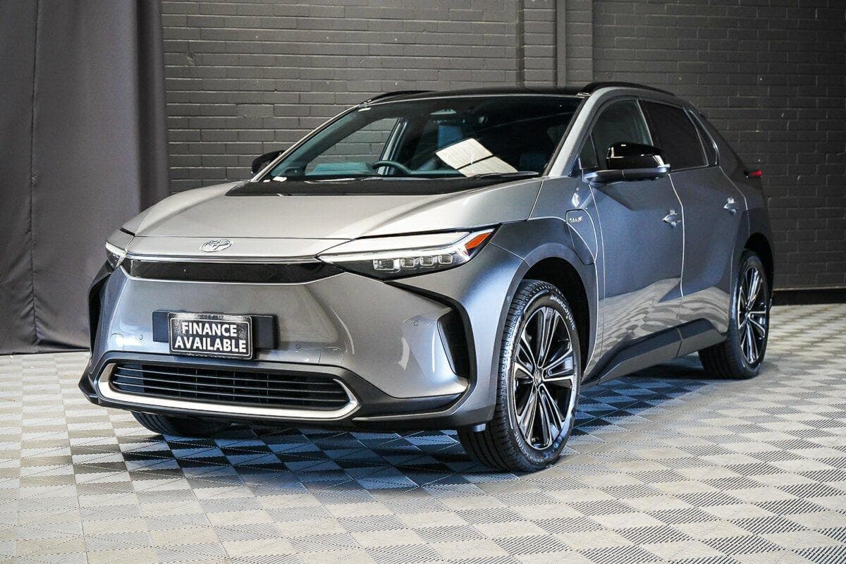 2024 Toyota bZ4X AWD in Silver