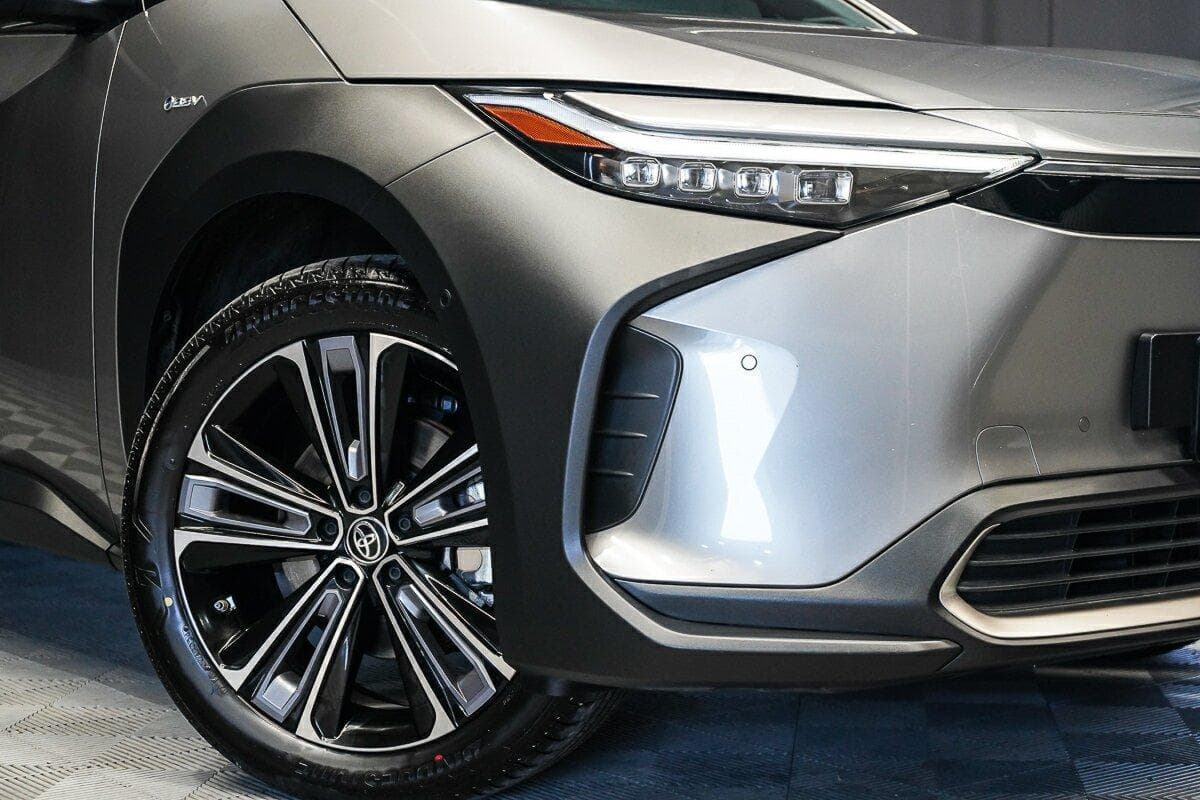 2024 Toyota bZ4X AWD in Silver
