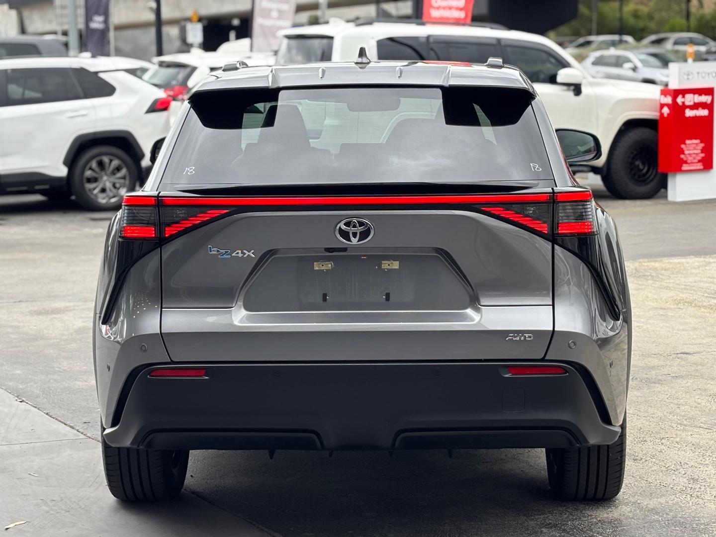 2024 Toyota bZ4X Standard AWD in Silver