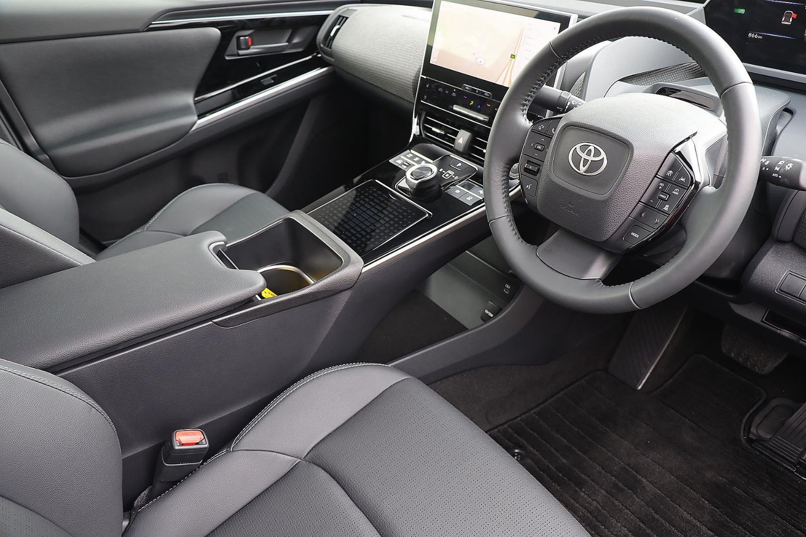 2025 Toyota bZ4X Standard AWD in Two Tone White