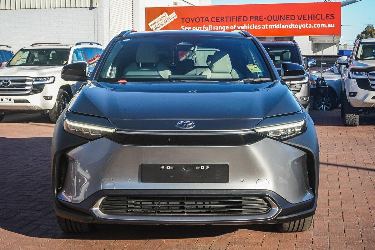 2024 Toyota bZ4X AWD in Silver