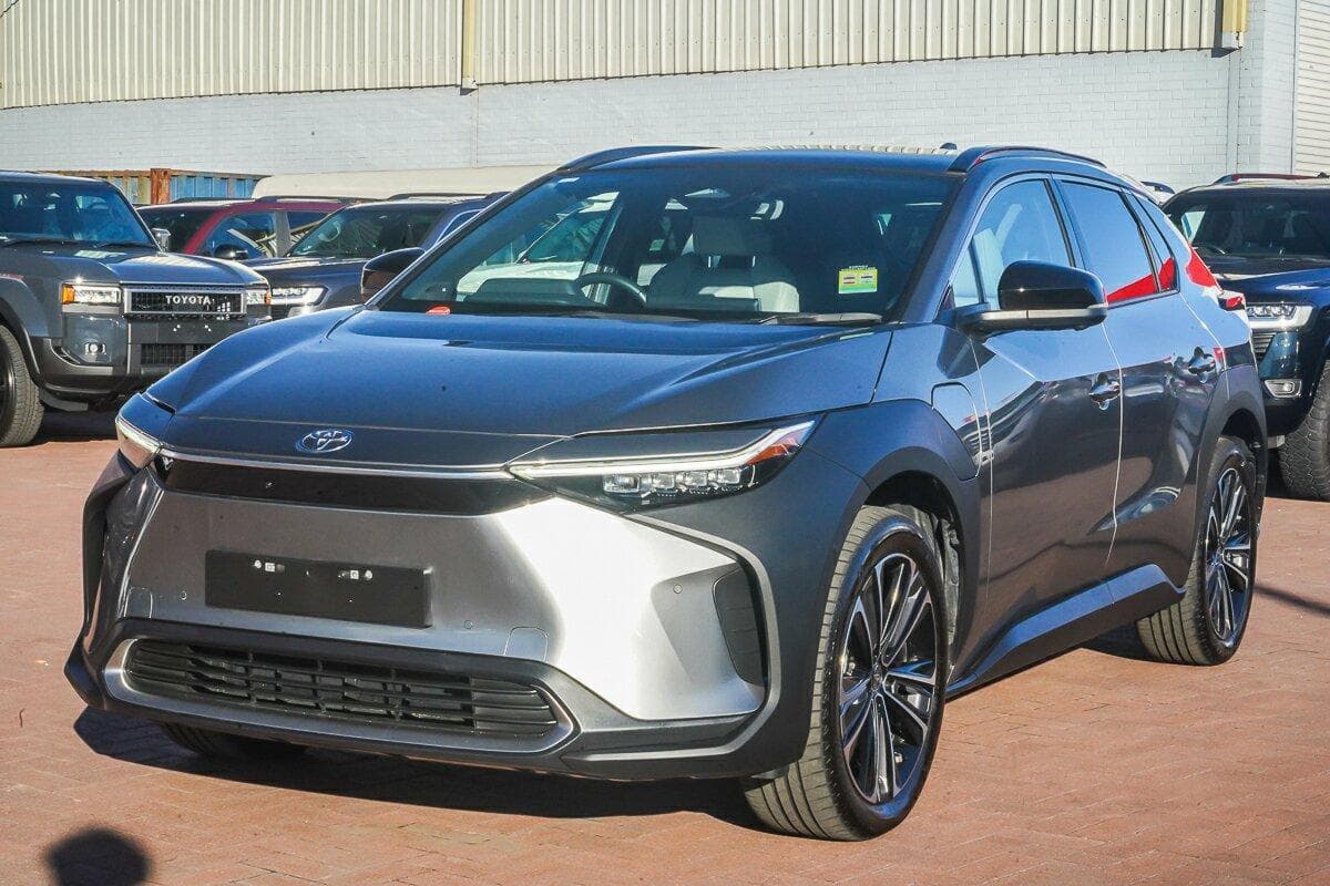2024 Toyota bZ4X AWD in Silver