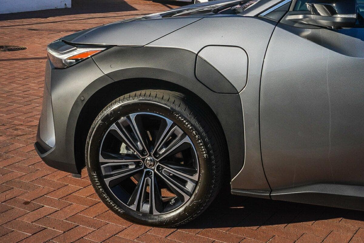 2024 Toyota bZ4X AWD in Silver