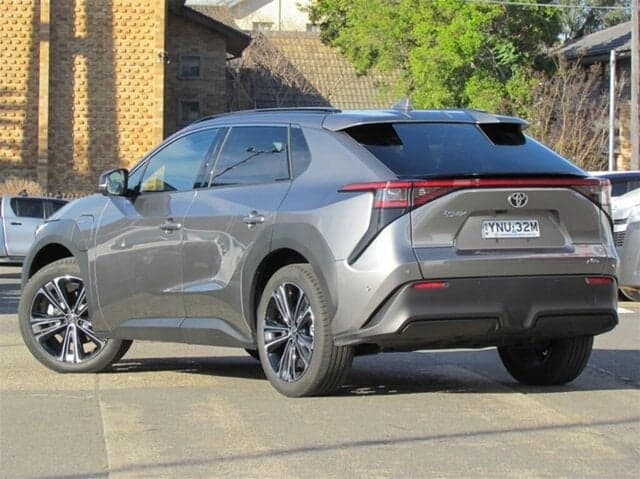 2023 Toyota bZ4X Standard AWD in Silver