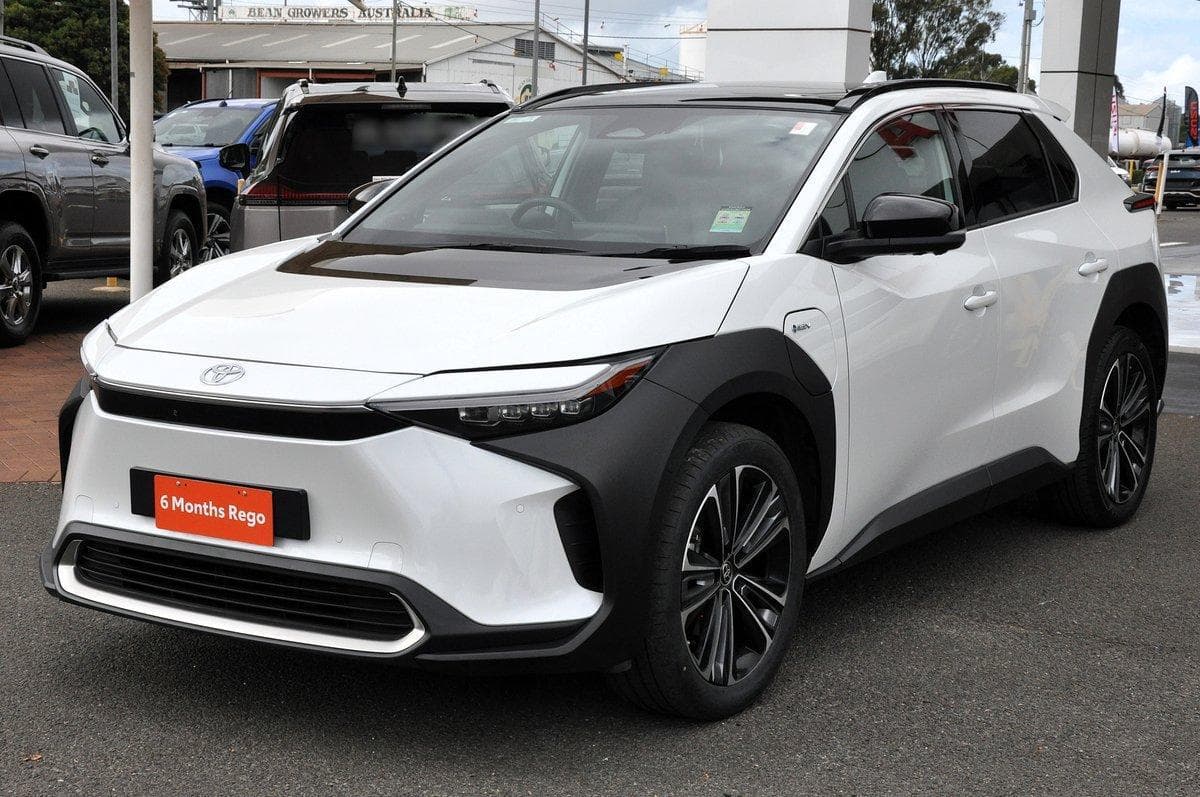 2023 Toyota bZ4X Standard AWD in White