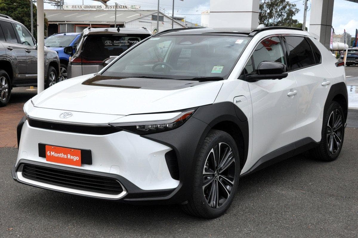 2023 Toyota bZ4X Standard AWD in White