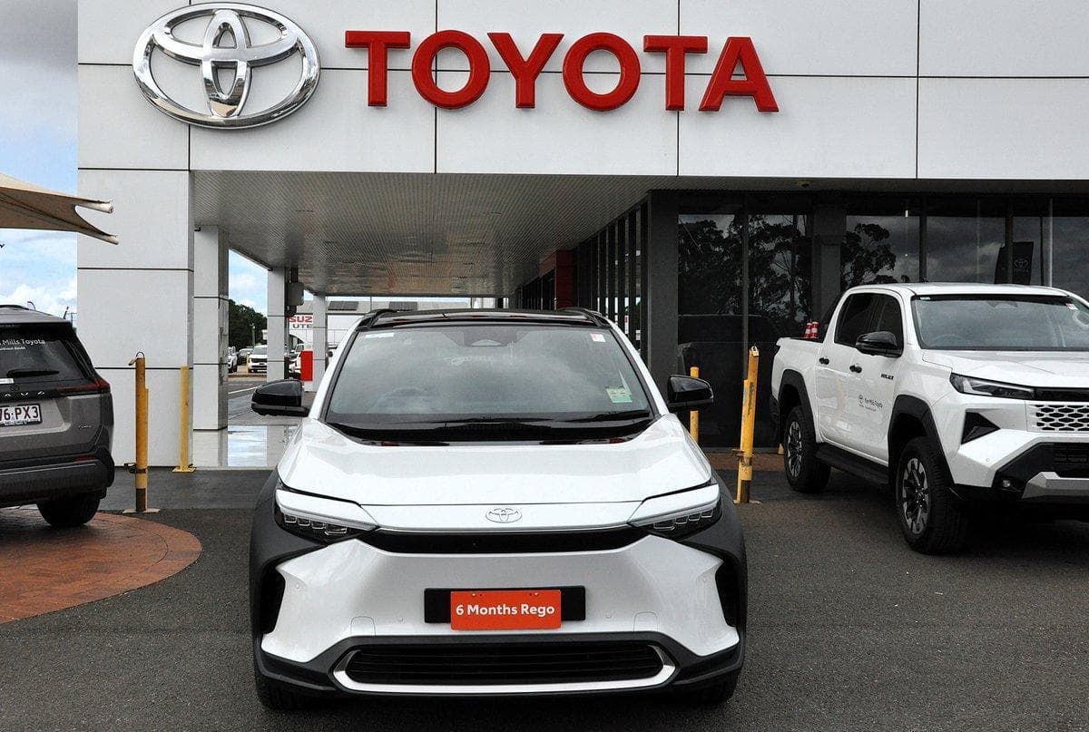 2023 Toyota bZ4X Standard AWD in White