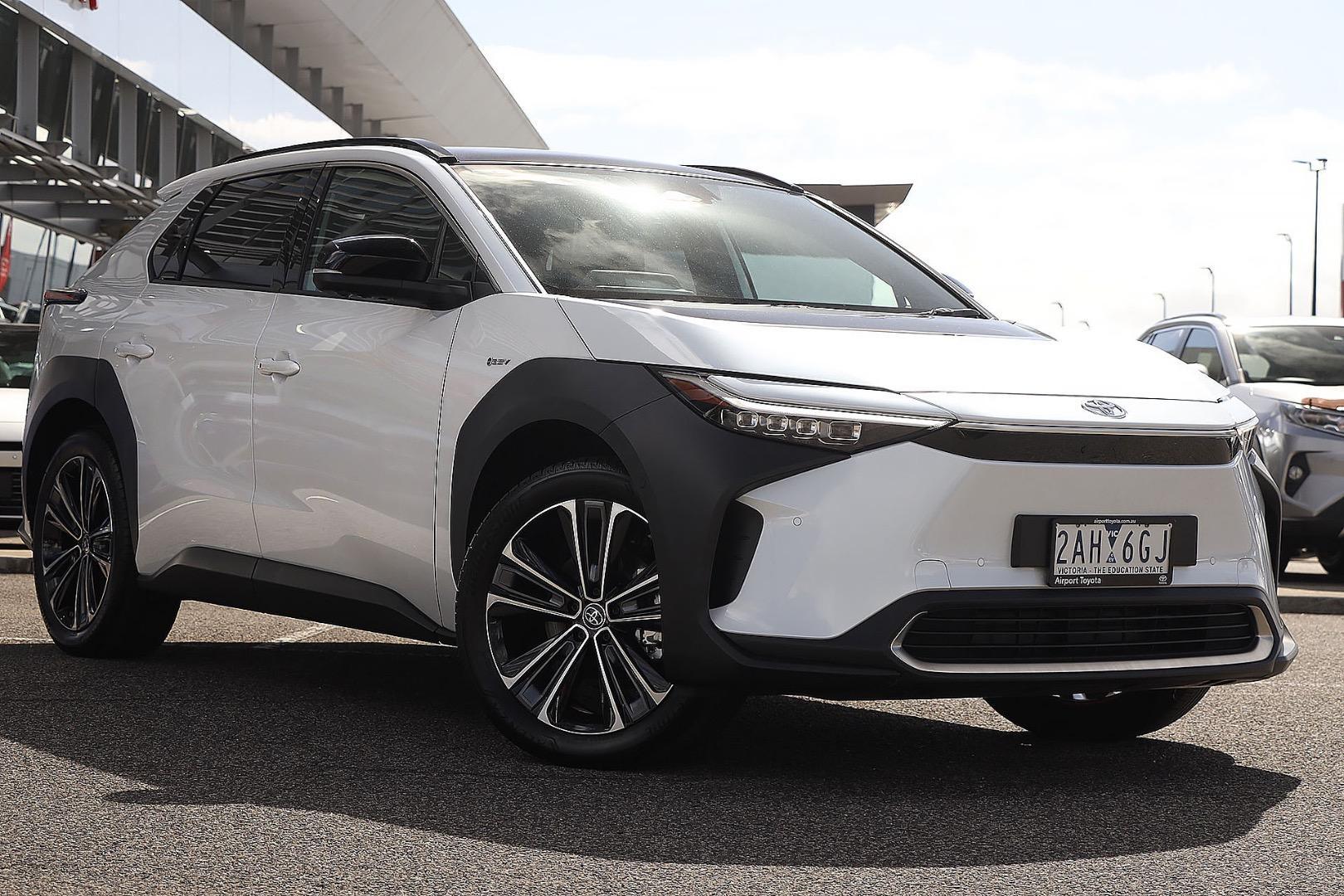 2024 Toyota bZ4X Standard AWD in White