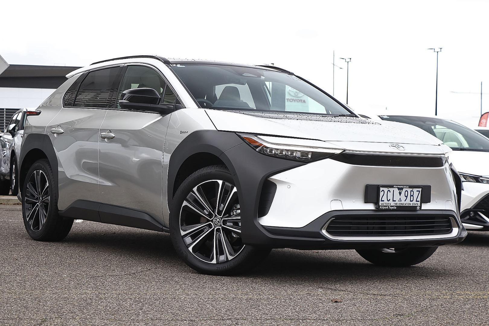 2024 Toyota bZ4X Standard AWD in Silver