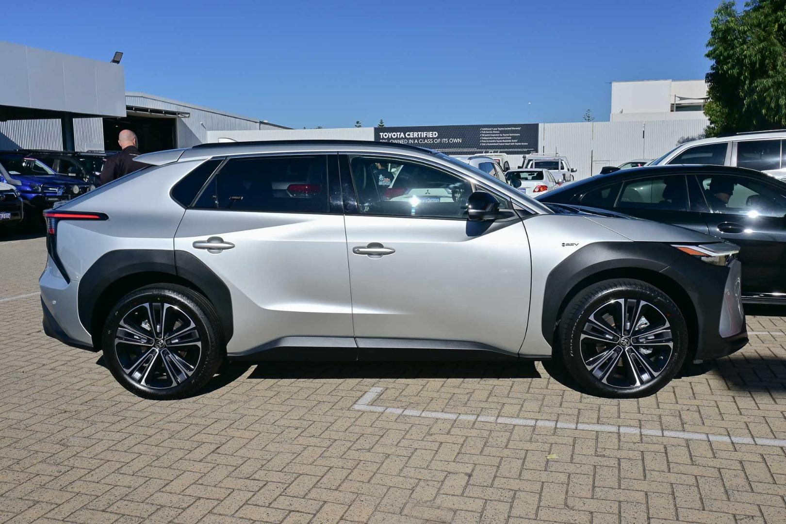 2024 Toyota bZ4X AWD in Silver
