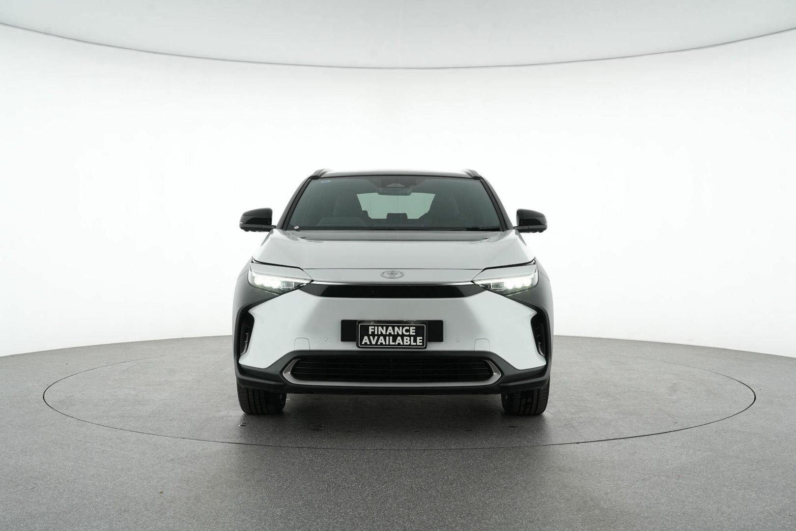 2025 Toyota bZ4X AWD in White