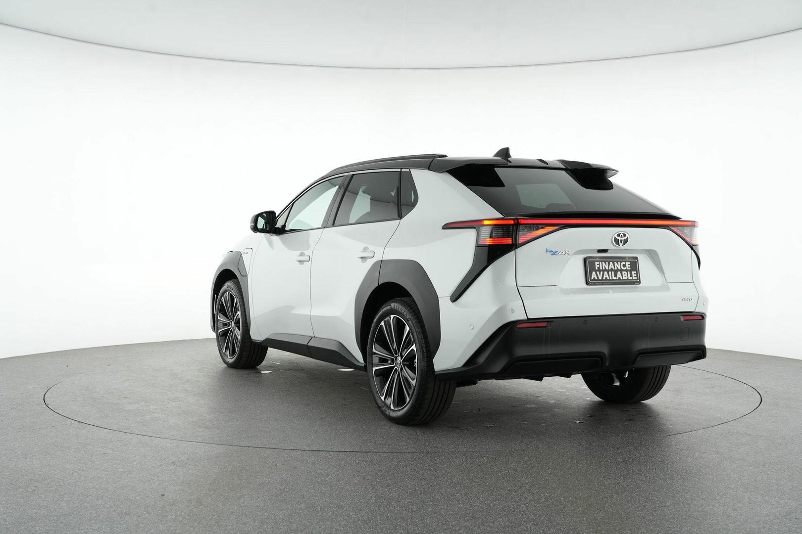 2025 Toyota bZ4X AWD in White