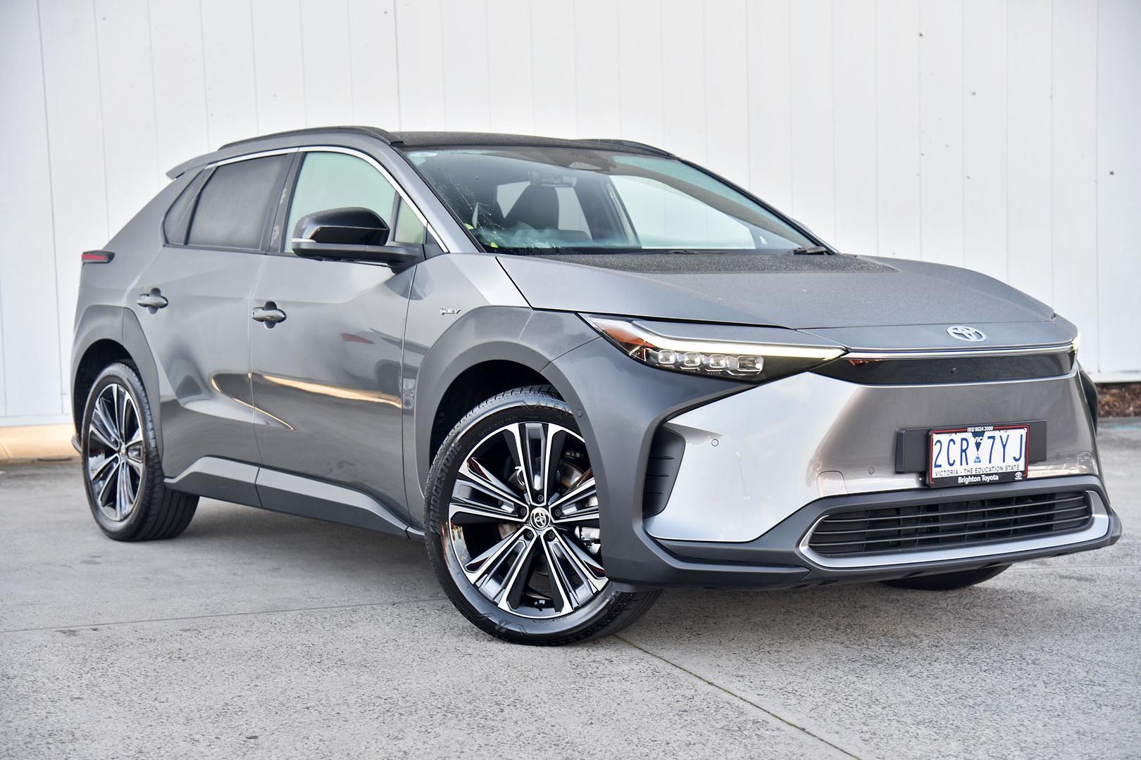 2025 Toyota bZ4X Standard AWD in Silver