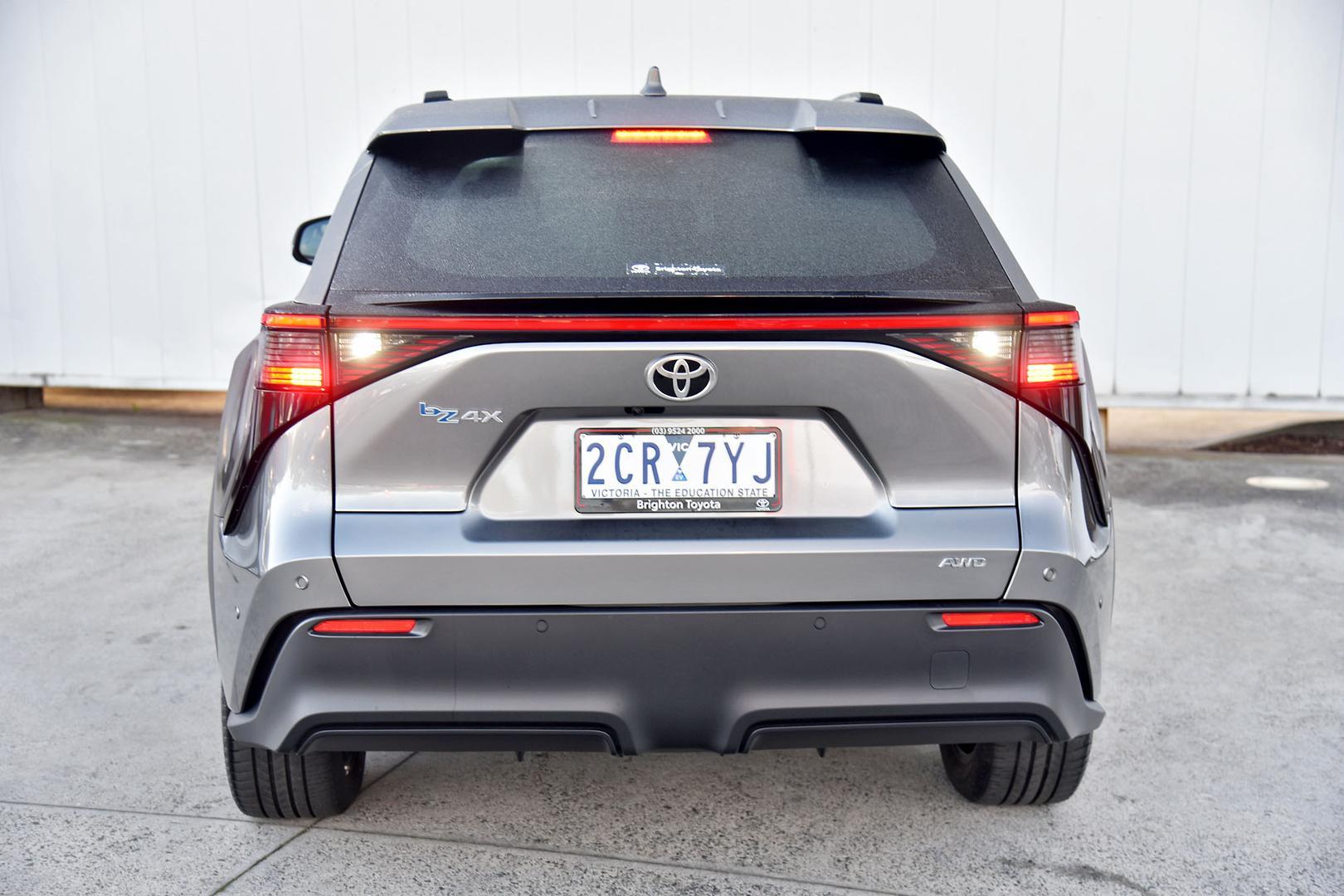 2025 Toyota bZ4X Standard AWD in Silver