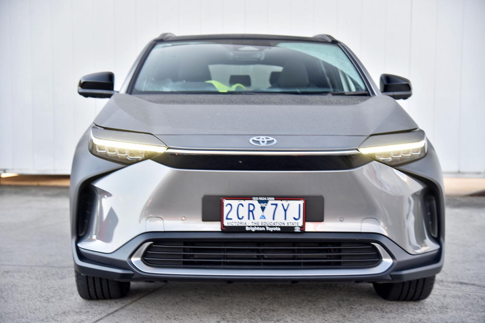 2025 Toyota bZ4X Standard AWD in Silver