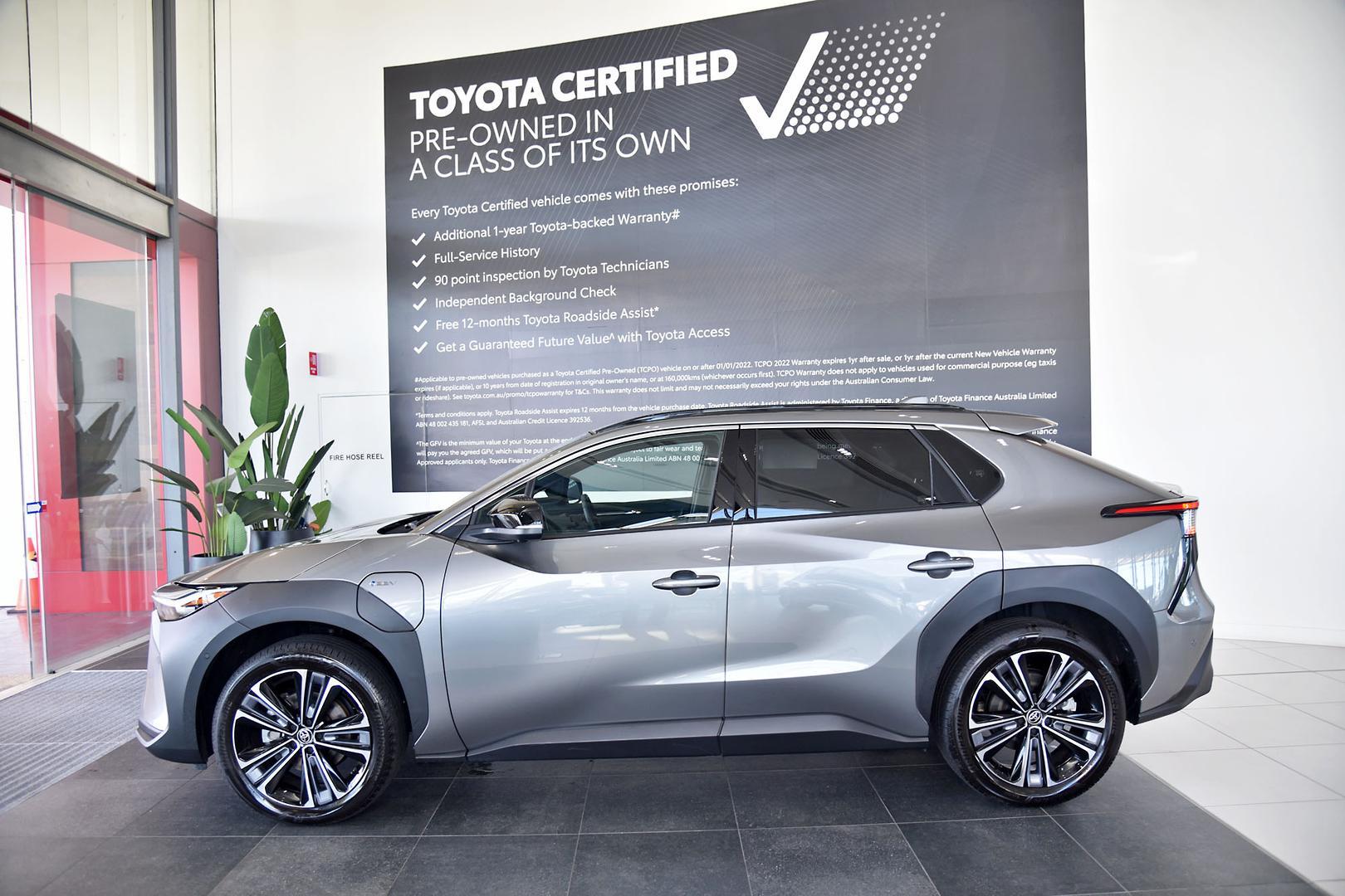 2025 Toyota bZ4X Standard AWD in Silver