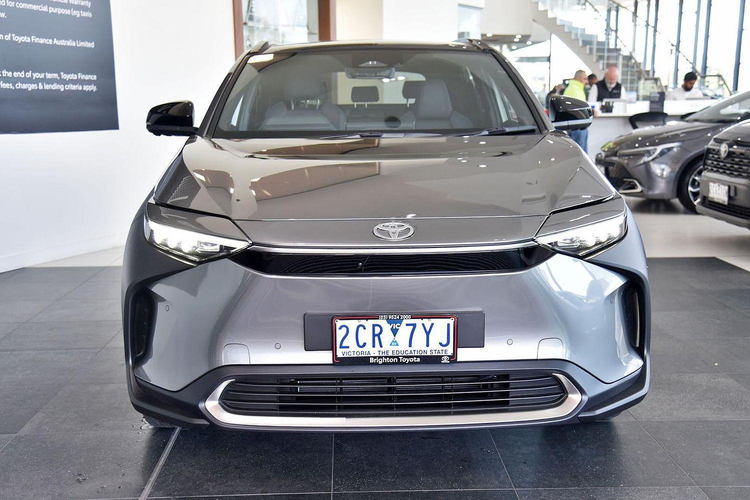 2025 Toyota bZ4X Standard AWD in Silver