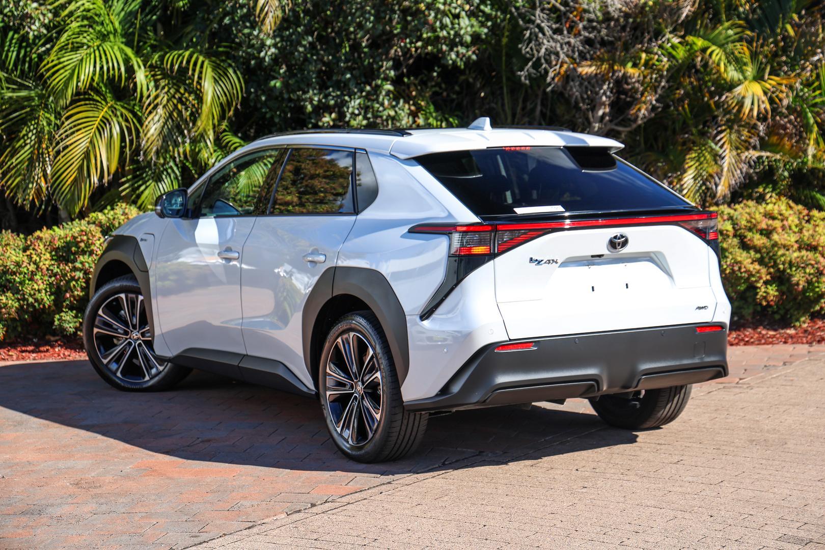 2024 Toyota bZ4X Standard AWD in White