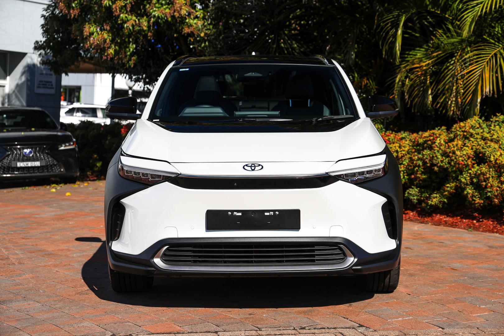 2024 Toyota bZ4X Standard AWD in White