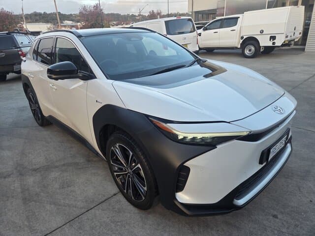 2024 Toyota bZ4X Standard AWD in White