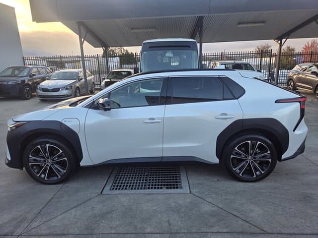 2024 Toyota bZ4X Standard AWD in White
